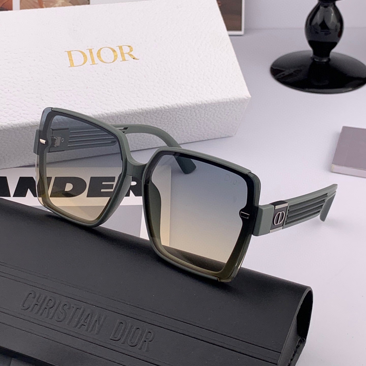 MONTAIGNE SUNGLASS CD7780 IN ACETATE