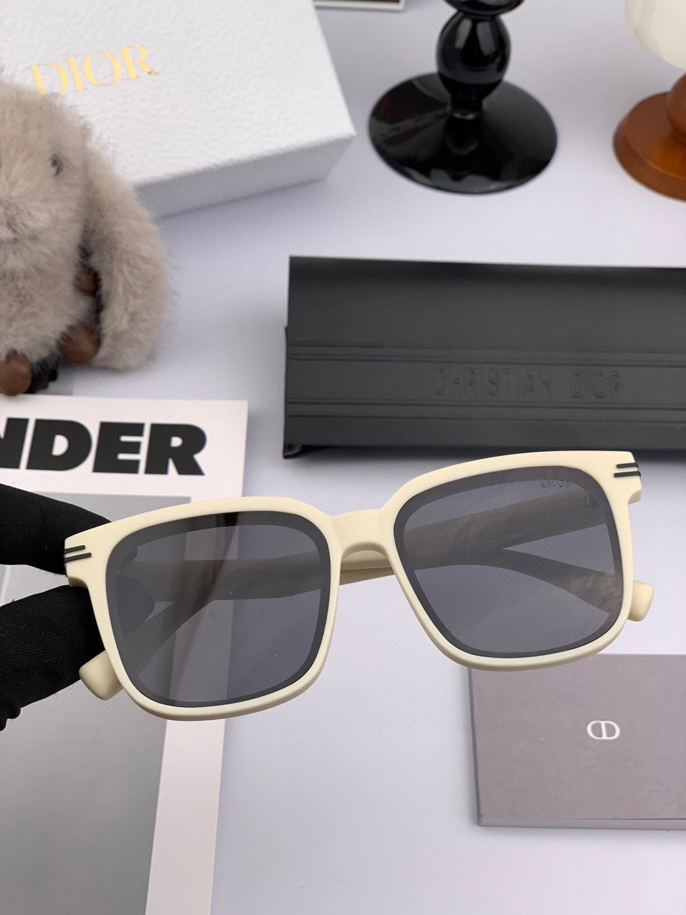 MONTAIGNE SUNGLASS CD195 IN IVORY ACETATE