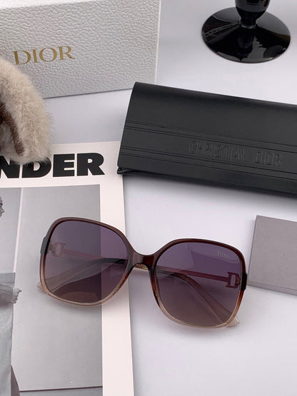 MONTAIGNE SUNGLASS D8266 IN METAL