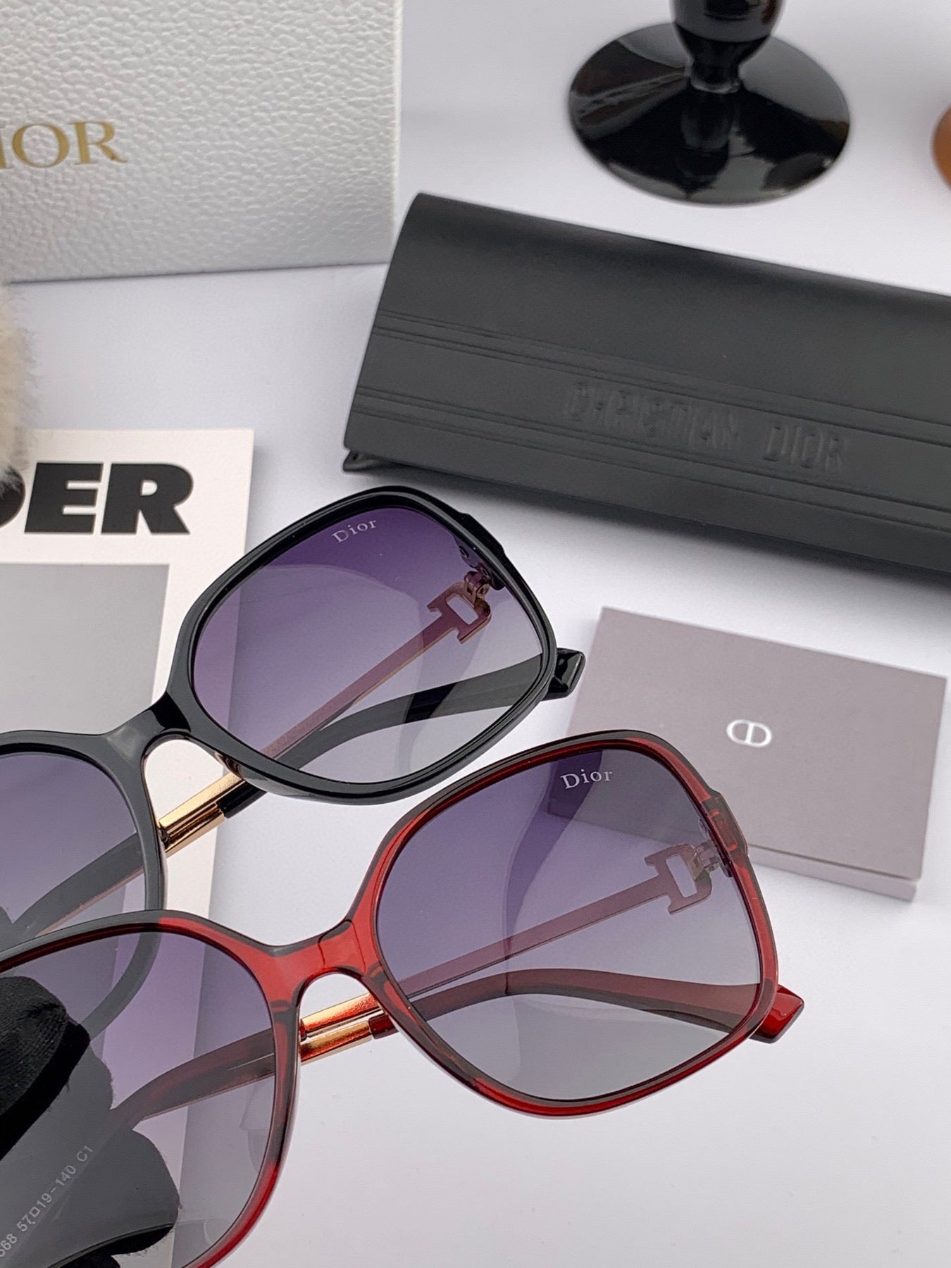 MONTAIGNE SUNGLASS D8266 IN METAL