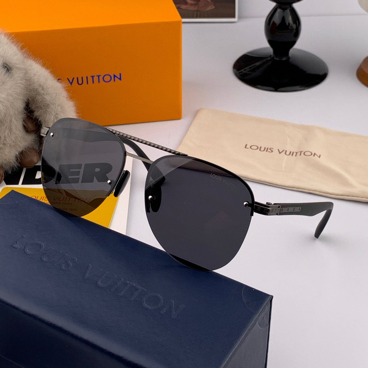 PILOT SUNGLASSES L780664 IN METAL BLACK LENSES