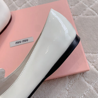 Floral White Loafer Shoes Sheepskin