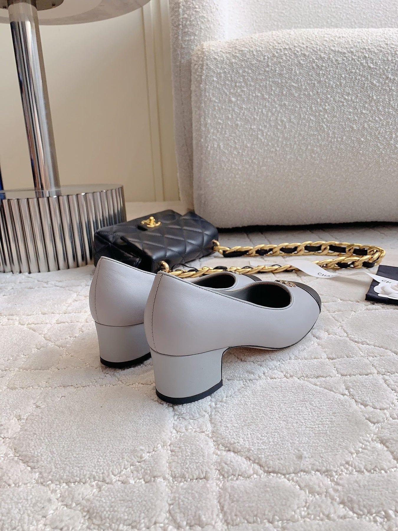 PUMP ROUNG TOE IN SLATE GREY MIX BLACK SHEEPSKIN