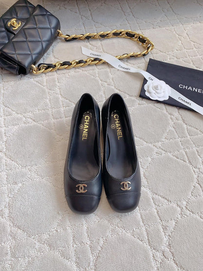 PUMP ROUNG TOE IN BLACK SHEEPSKIN