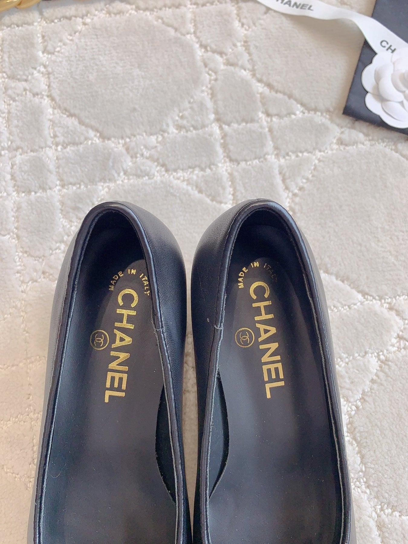 PUMP ROUNG TOE IN BLACK SHEEPSKIN