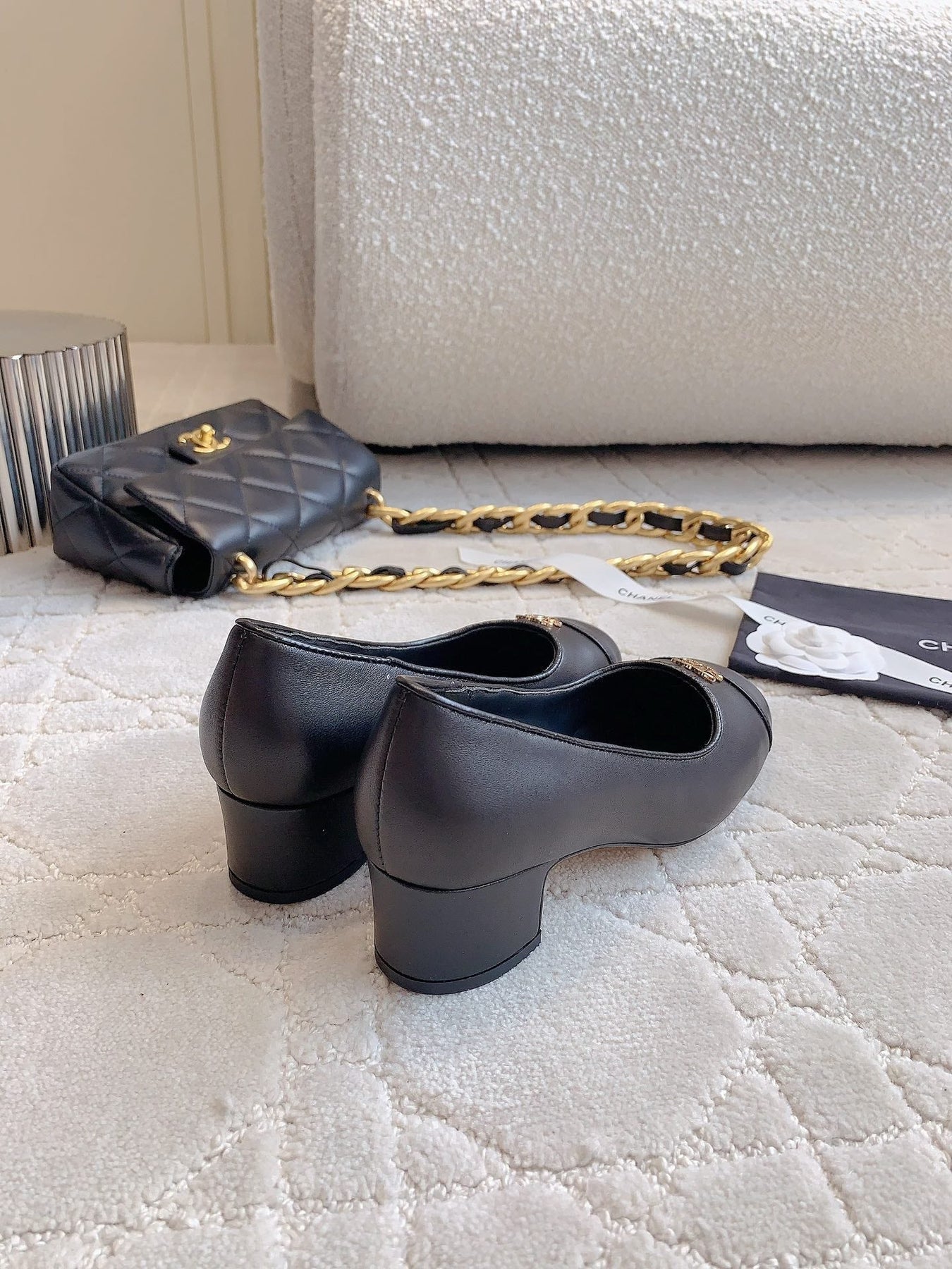 PUMP ROUNG TOE IN BLACK SHEEPSKIN