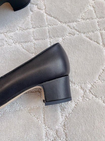 PUMP ROUNG TOE IN BLACK SHEEPSKIN