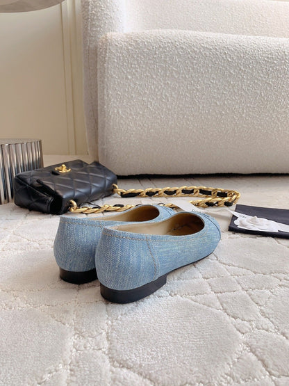 BALLET FLATS IN LIGHT BLUE DENIM