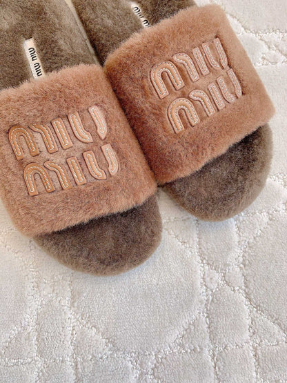 RABBIT FUR SLIPPERS BROWN WITH EMBROIDED LOGO