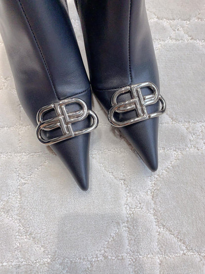 POINTED-TOE HIGH HEEL BOOTS IN BLACK SMOOTH LAMBSKIN