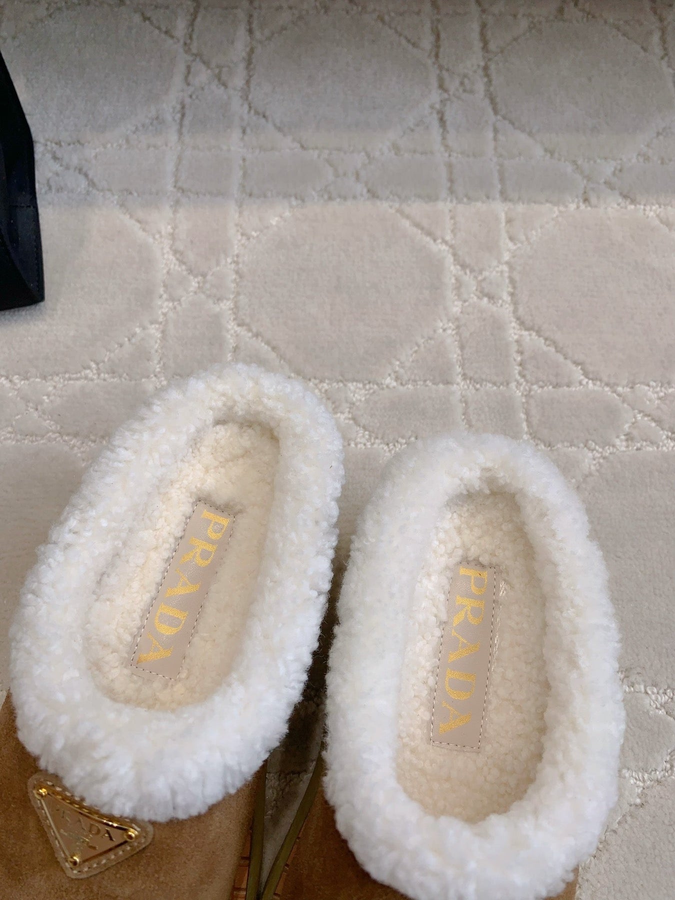 PRA MULES SHEARLING LINING IN TAN SUEDE