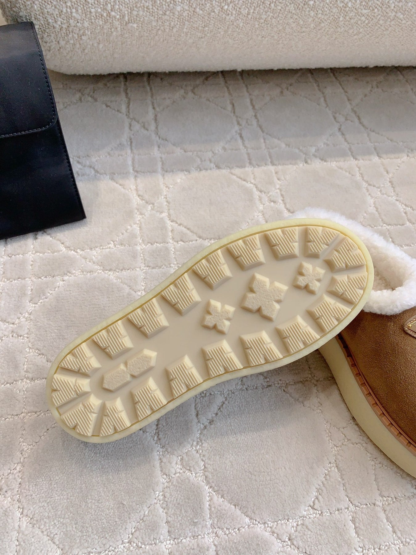 PRA MULES SHEARLING LINING IN TAN SUEDE