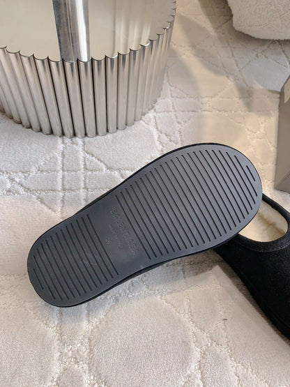 ALASKA SLIPPER IN BLACK SUEDE