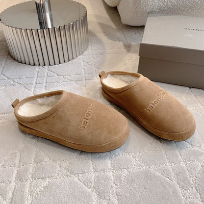 ALASKA SLIPPER IN CAMEL BROWN SUEDE