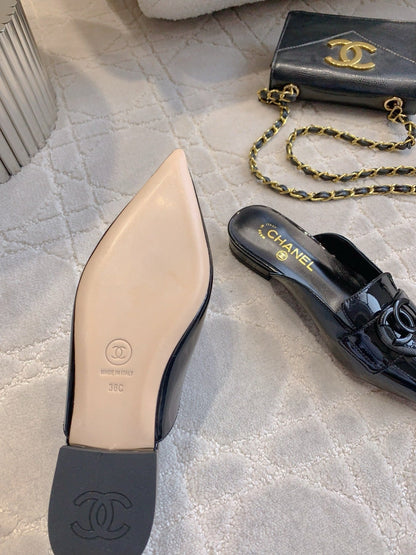 FLAT MULE 2 CM IN BLACK PATENT CALFSKIN