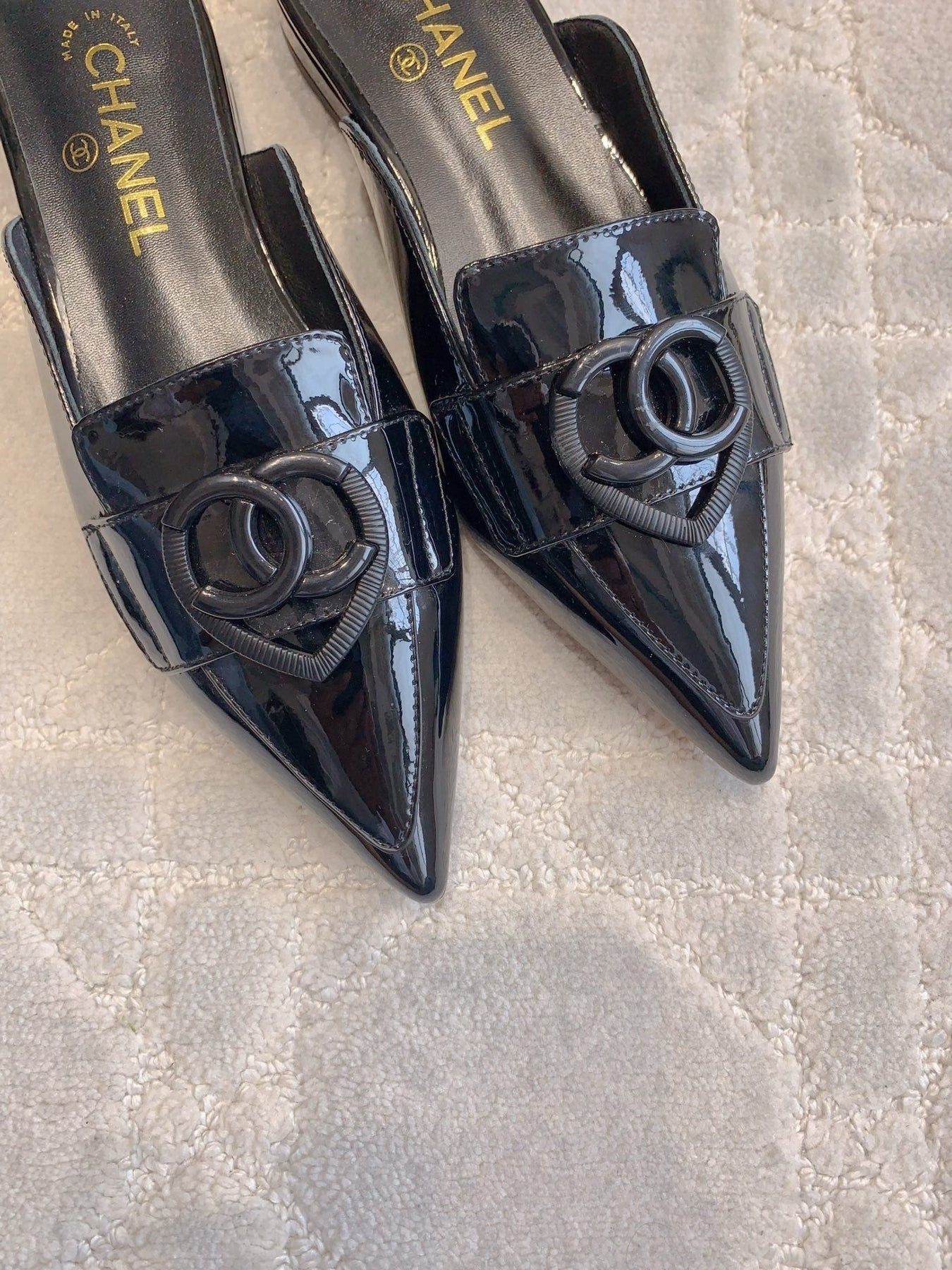 FLAT MULE 2 CM IN BLACK PATENT CALFSKIN