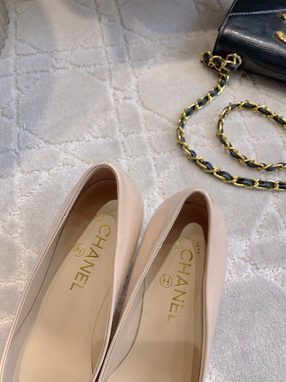 HIGH PUMP 65 MM IN BEIGE CREAM PATENT CALFSKIN