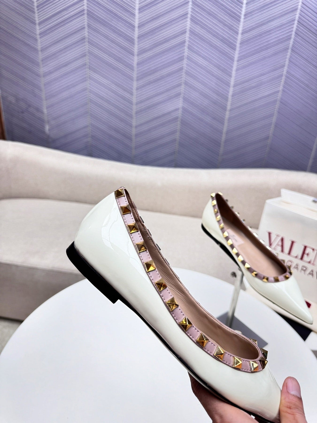 ROCKSTUD FLAT PUMP IN WHITE CALFSKIN