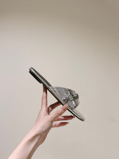 CAGOLE FLAT SANDALS IN SILVER WAX-OIL SHEEPSKIN