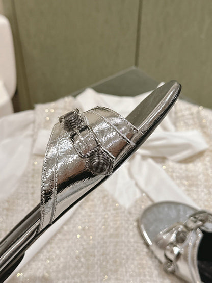 CAGOLE FLAT SANDALS IN SILVER WAX-OIL SHEEPSKIN