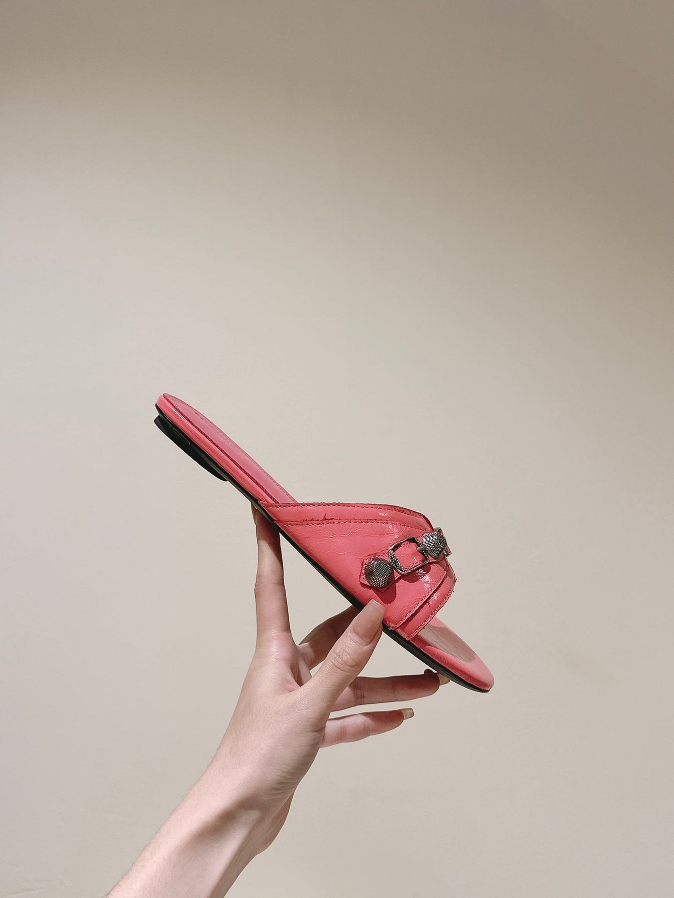 CAGOLE FLAT SANDALS IN ROMAN PINK WAX-OIL SHEEPSKIN