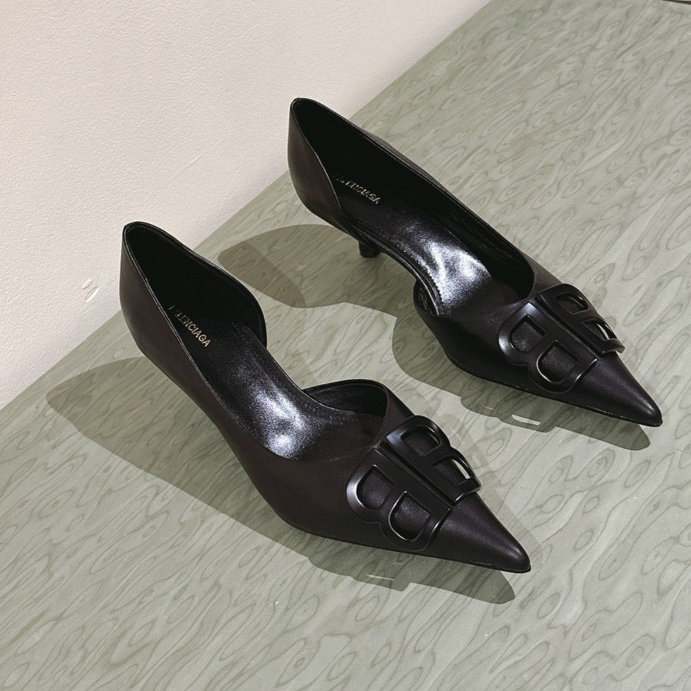 POINTED BB BLACK BUCKLE KITTEN HEEL PUMPS IN BLACK SMOOTH LAMBSKIN