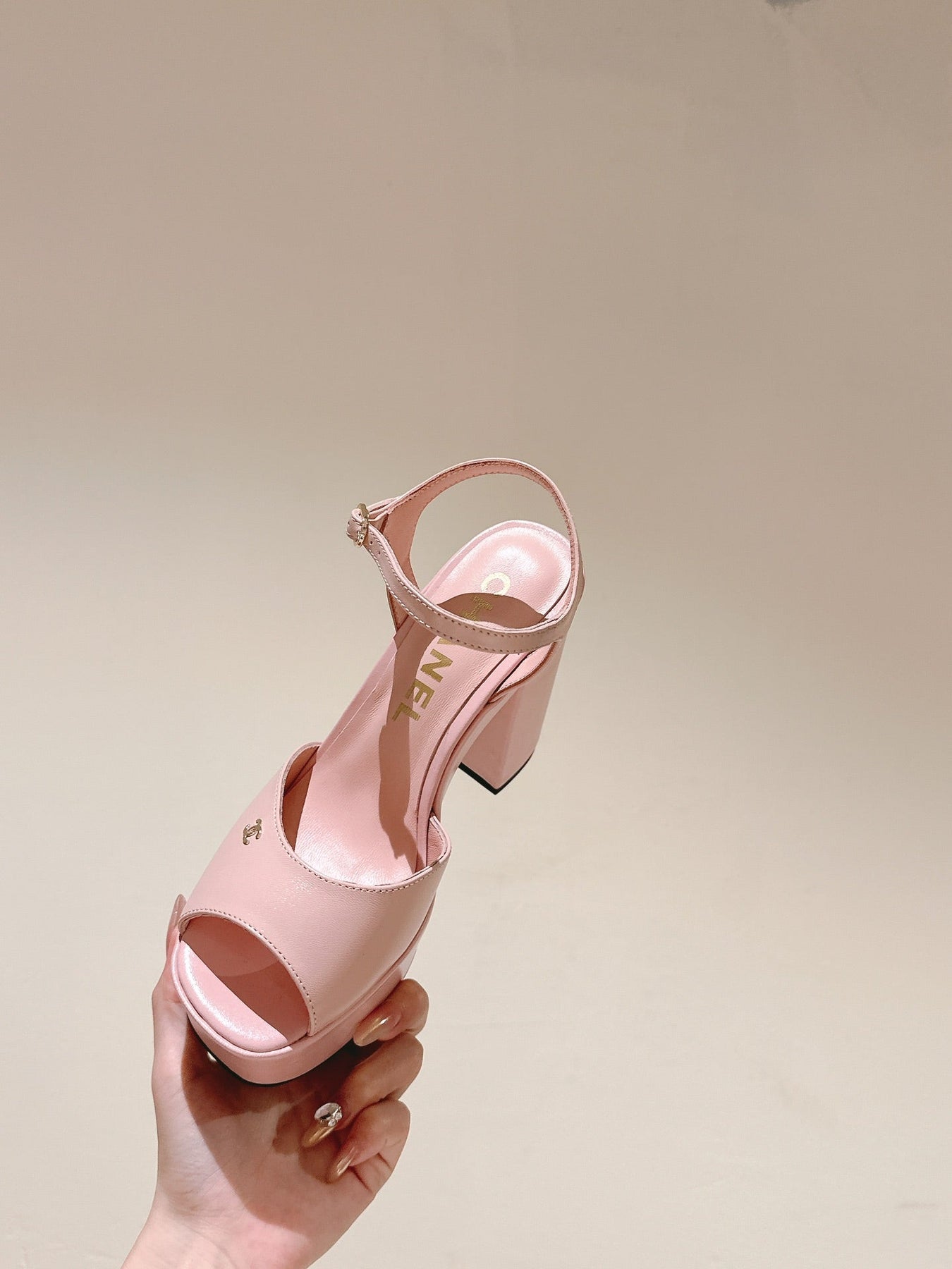 CC HIGH SANDAL LIGHT PINK CALFSKIN