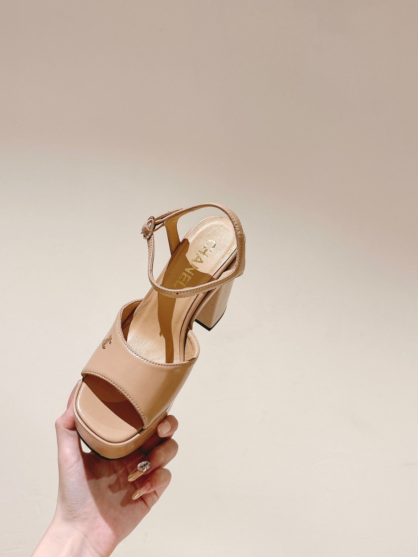 CC HIGH SANDAL BEIGE CREAM CALFSKIN