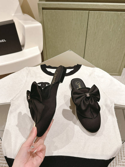 CC MULE WITH SILK BOW AND BLACK LAMBSKIN