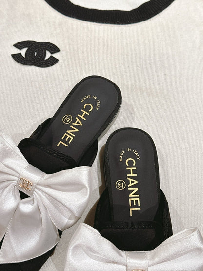 CC MULE WITH SILK WHITE BOW AND BLACK LAMBSKIN