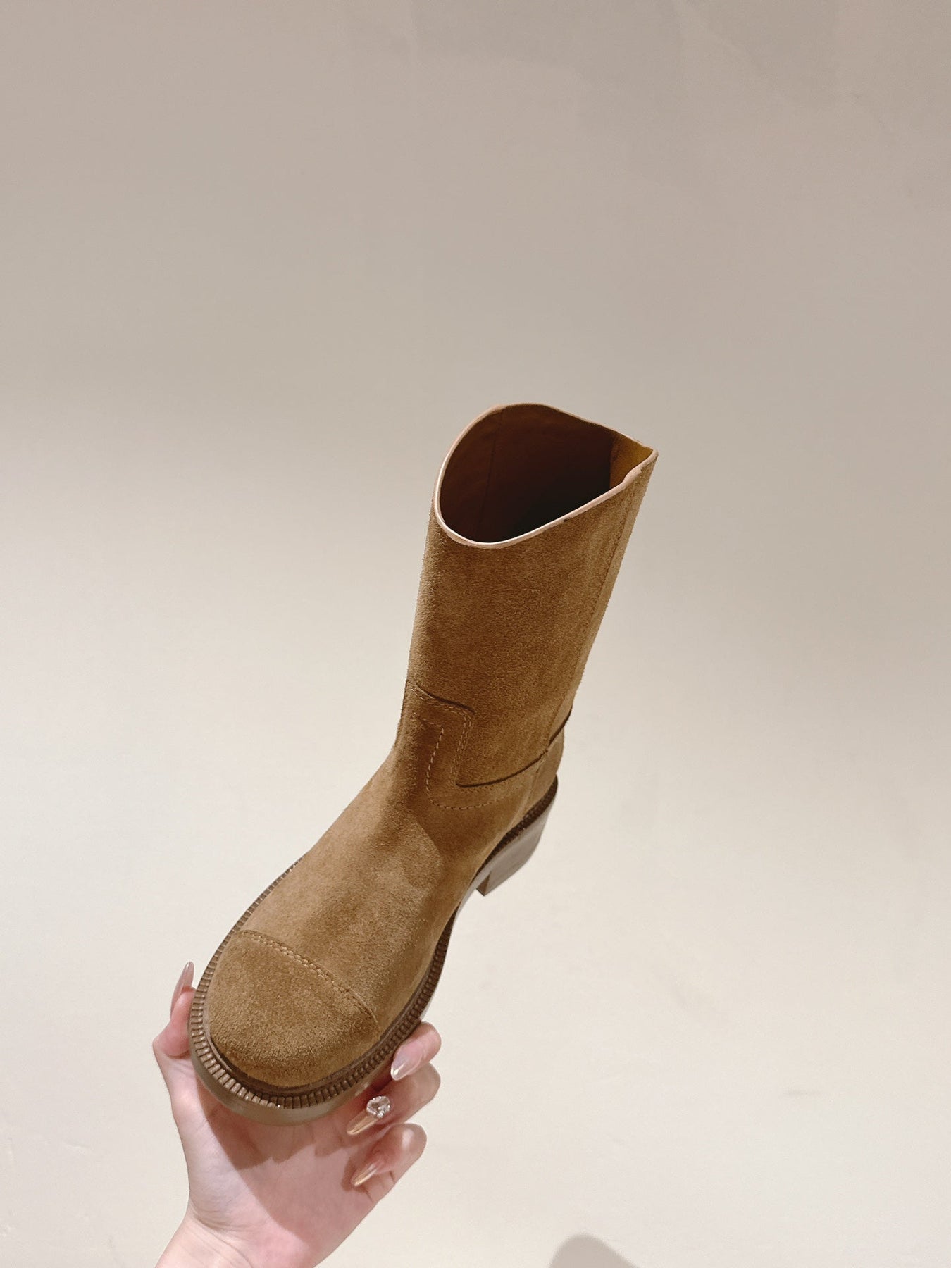 CC SHORT BOOTS PEANUT BROWN SUEDE CALFSKIN