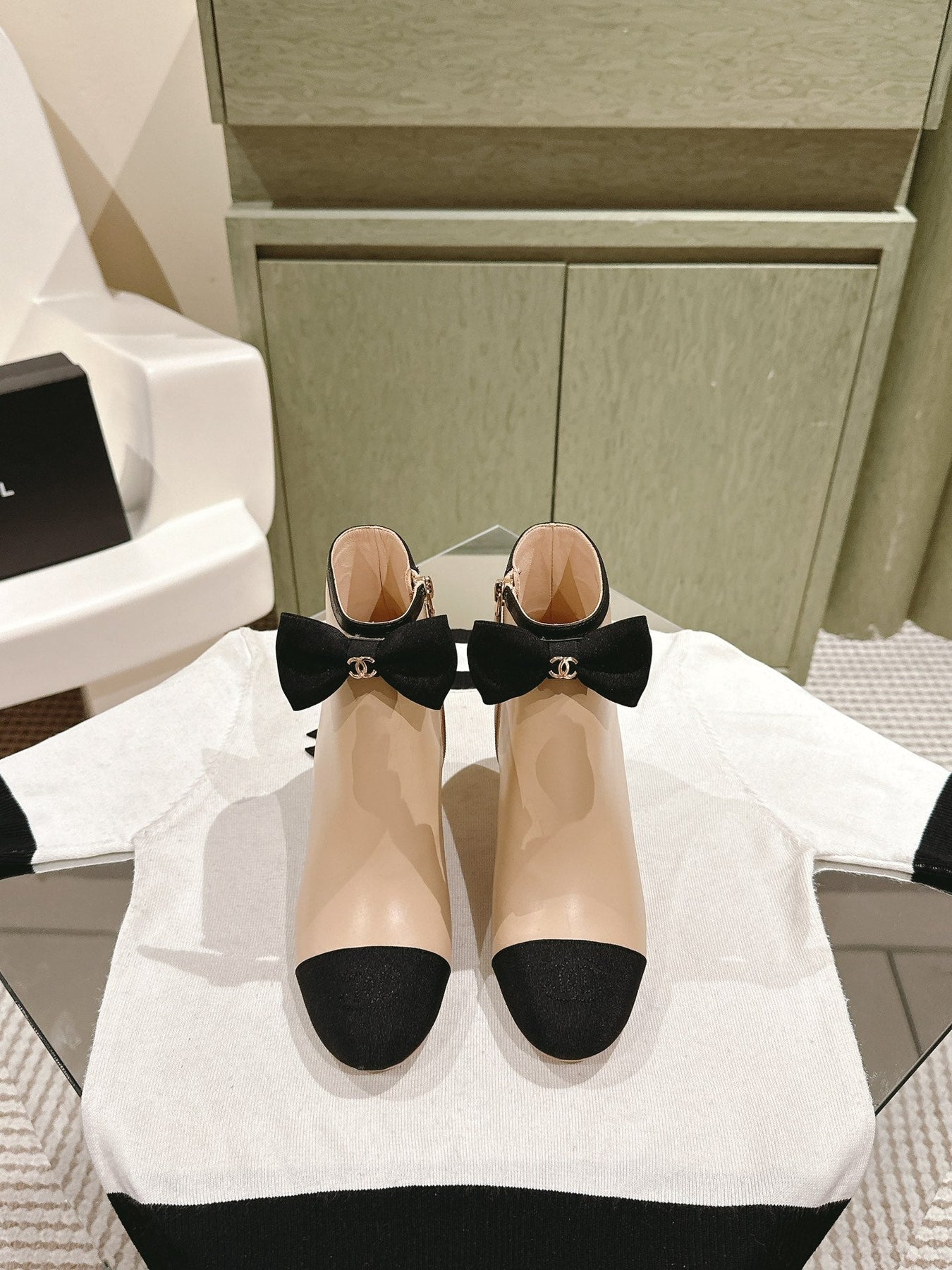 CC SHORT BOOST BEIGE CREAM PURE LAMBSKIN