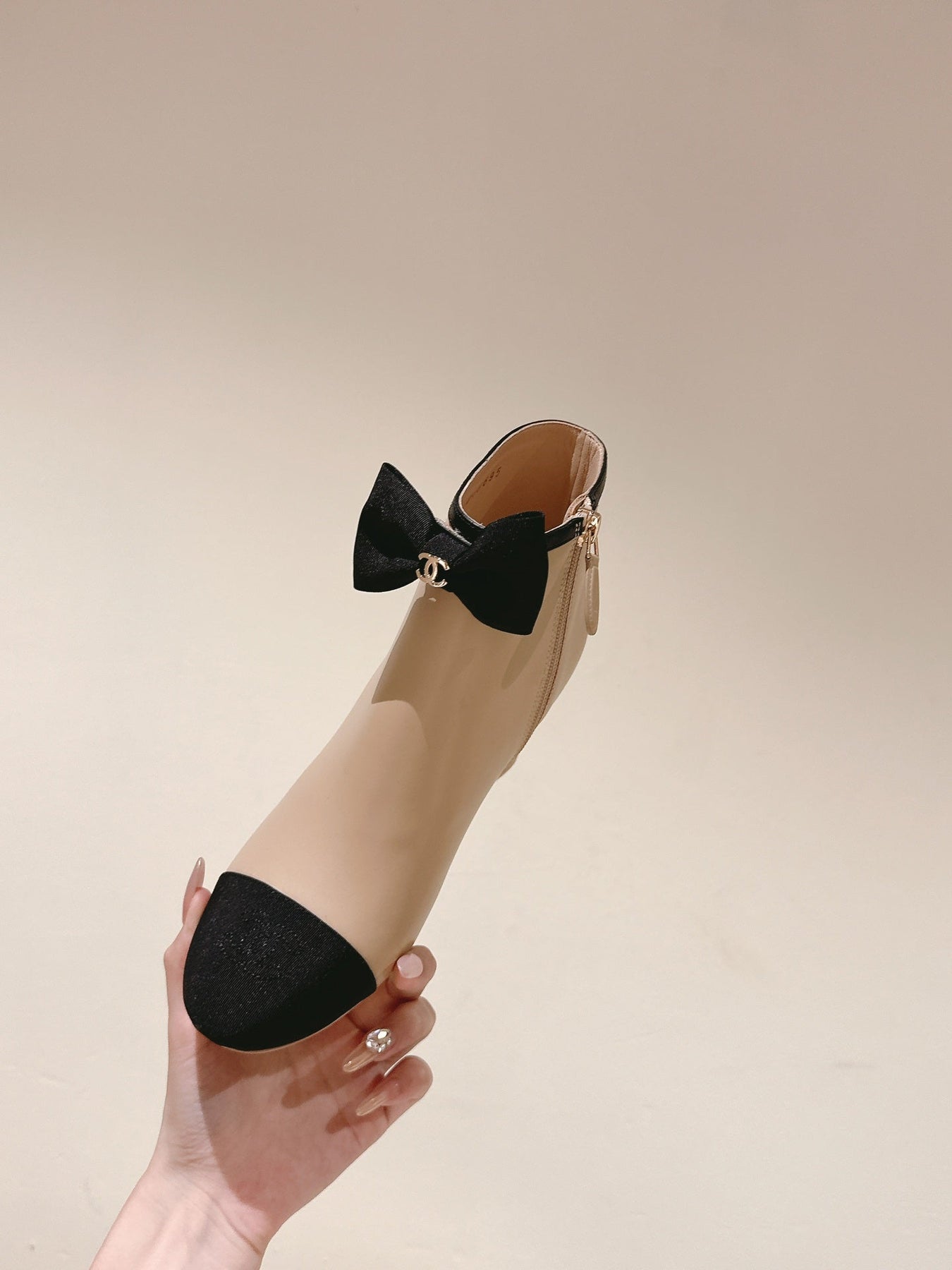 CC SHORT BOOST BEIGE CREAM PURE LAMBSKIN