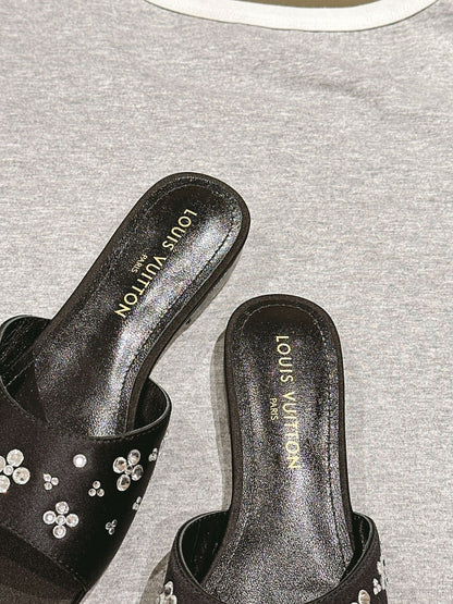 LV WOMEN FLAT MULE IN BLACK SATIN WITH RHINESTONE