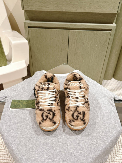 GG INTERLOCKING G SNEAKER IN BEIGE WOOL