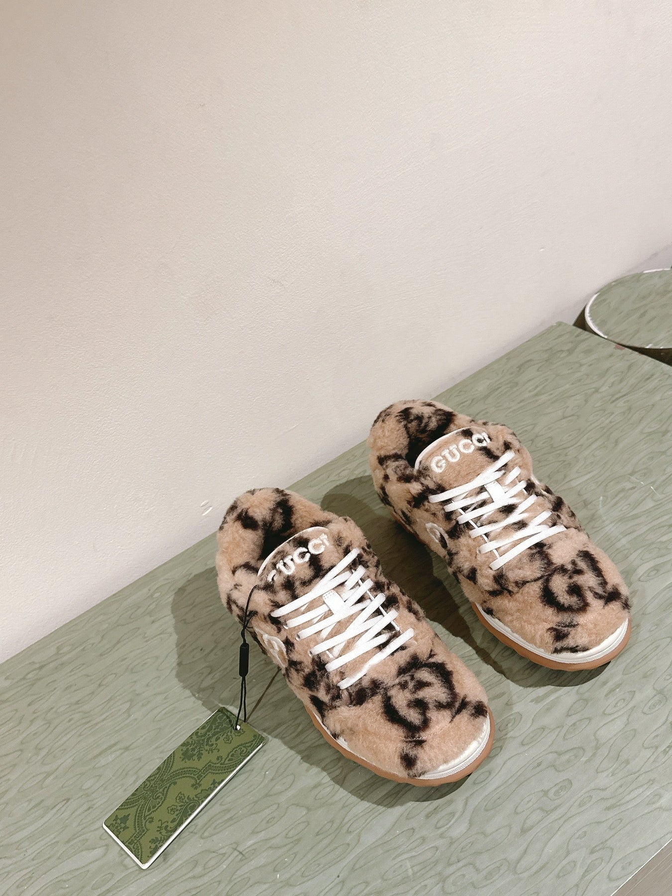 GG INTERLOCKING G SNEAKER IN BEIGE WOOL