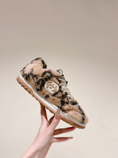 GG INTERLOCKING G SNEAKER IN BEIGE WOOL