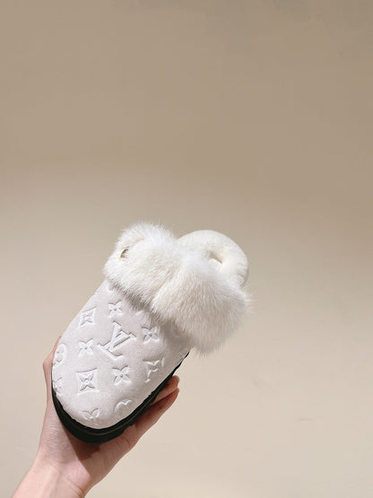 COSY FLAT COMFORT CLOG IN WHITE MONOGRAM LAMB WOOL AND MINK FUR