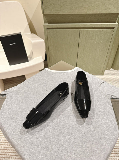 BALLERINA FLATS IN BLACK PATENT CALFSKIN