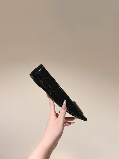 BALLERINA FLATS IN BLACK PATENT CALFSKIN