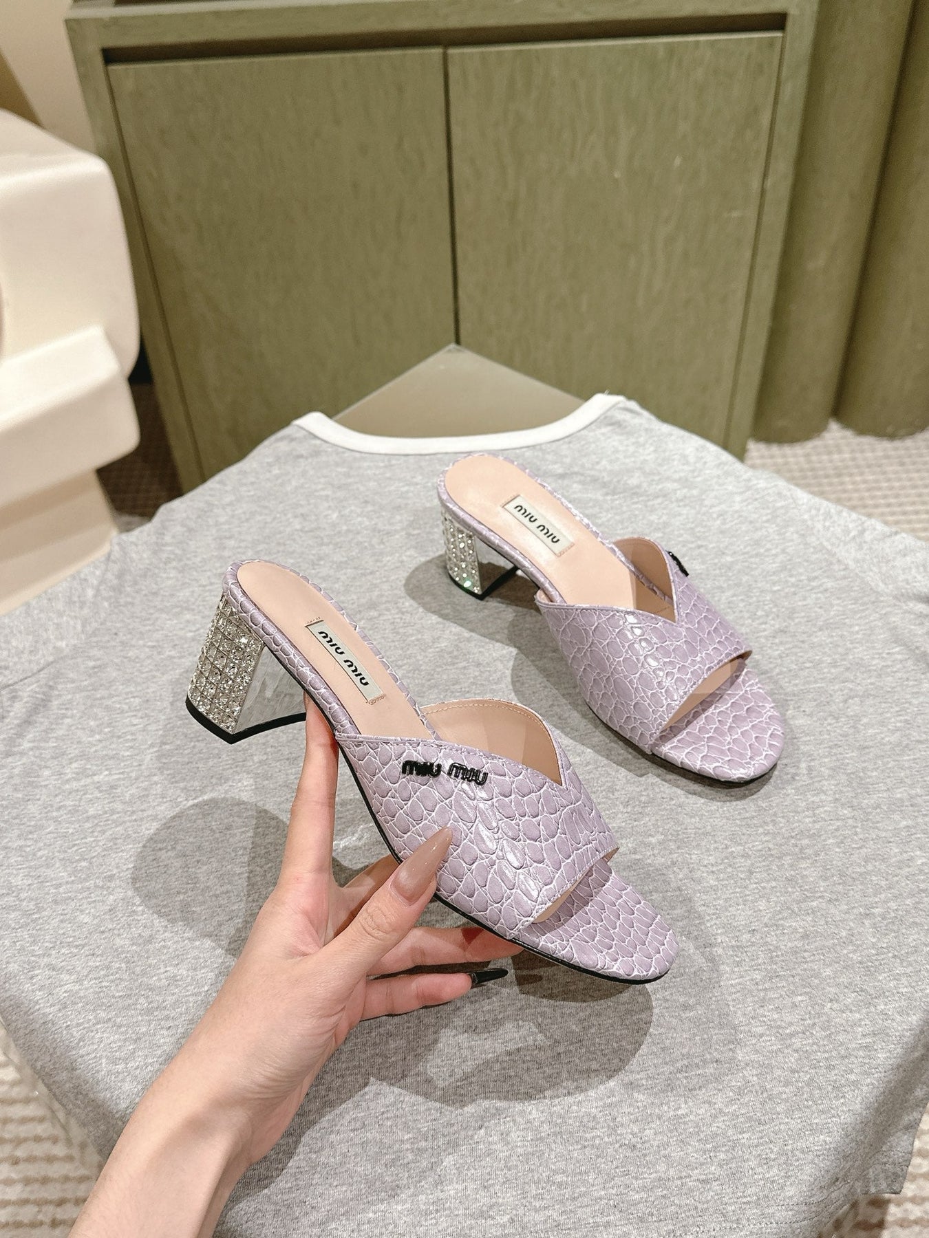 JEWELLED HEEL 55 MULE SANDALS IN PASTEL PURPLE CALFSKIN