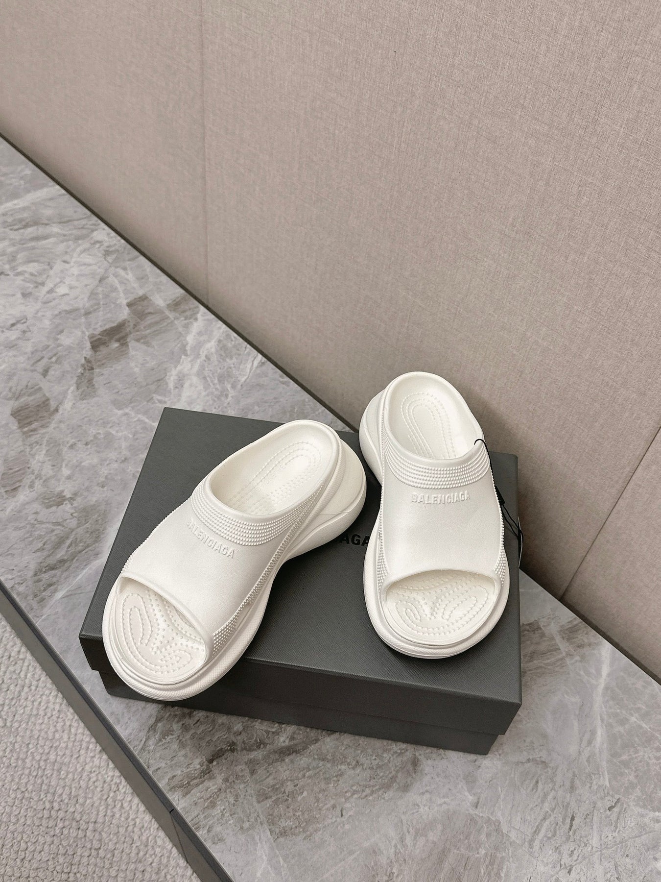 POOL CROCS SLIDE SANDAL IN WHITE RUBBER