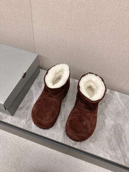 ALASKA BOOTIE IN CHOCOLATE SUEDE AND WOOL LINING