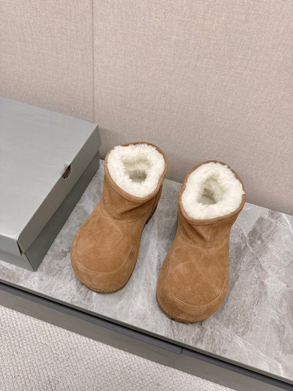 ALASKA BOOTIE IN CIDER BROWN SUEDE AND WOOL LINING