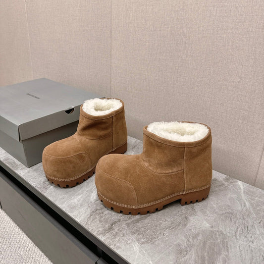 ALASKA BOOTIE IN CIDER BROWN SUEDE AND WOOL LINING