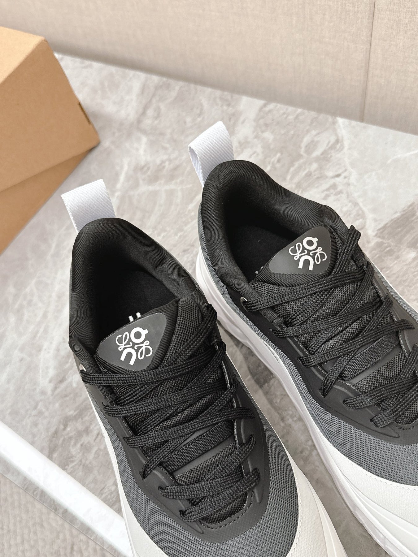 RUN SNEAKER IN WHITE MIX BLACK SUEDE AND MESH FABRIC