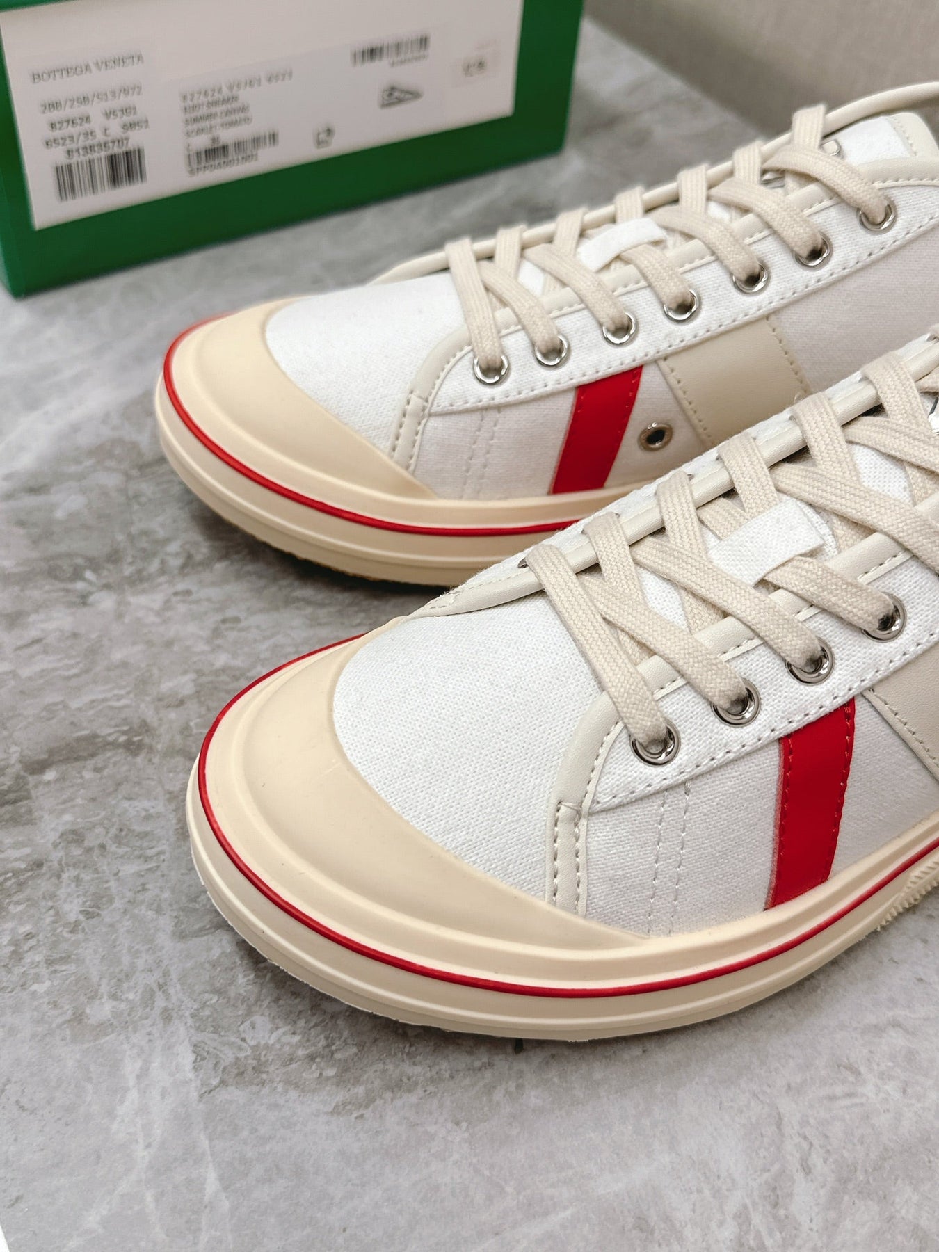 ELIOT SNEAKER IN WHITE MIX CHERRY RED CANVAS AND CALFSKIN