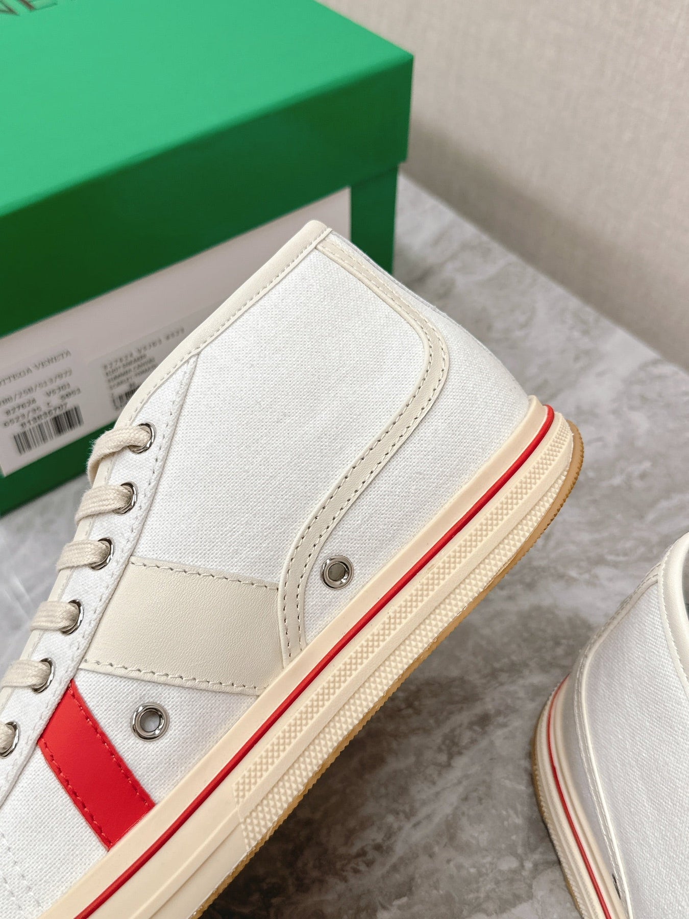 ELIOT SNEAKER IN WHITE MIX CHERRY RED CANVAS AND CALFSKIN