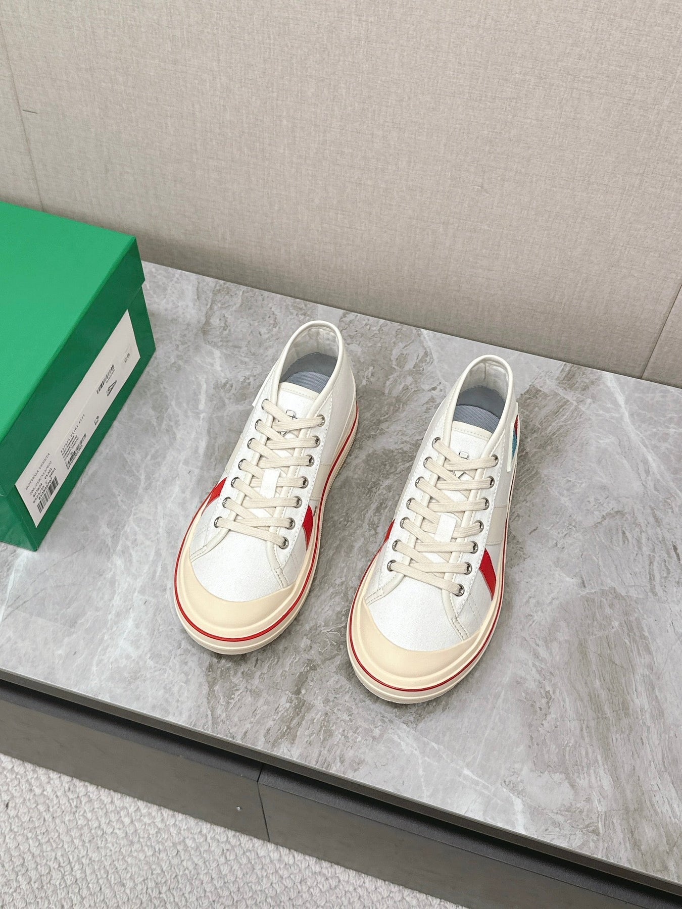 ELIOT SNEAKER IN WHITE MIX CHERRY RED CANVAS AND CALFSKIN