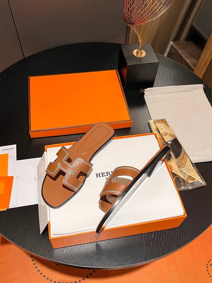 0RAN SANDAL Calfskin Sandstone